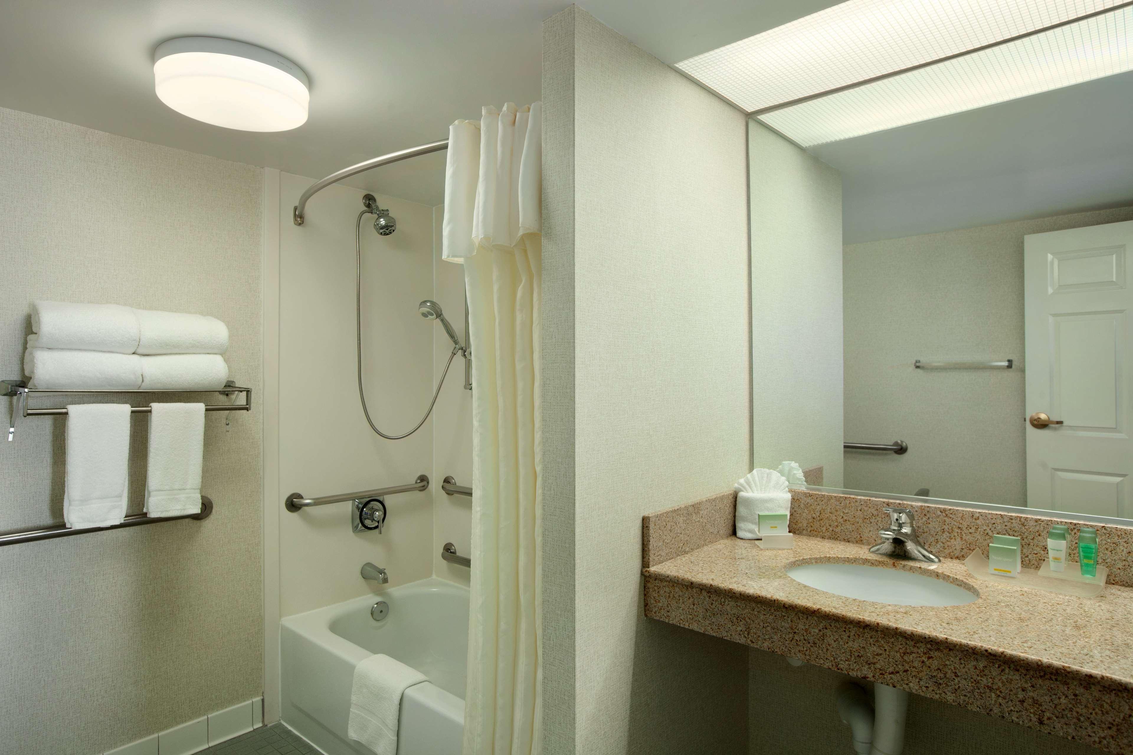 Homewood Suites By Hilton Falls Church Меррифилд Экстерьер фото