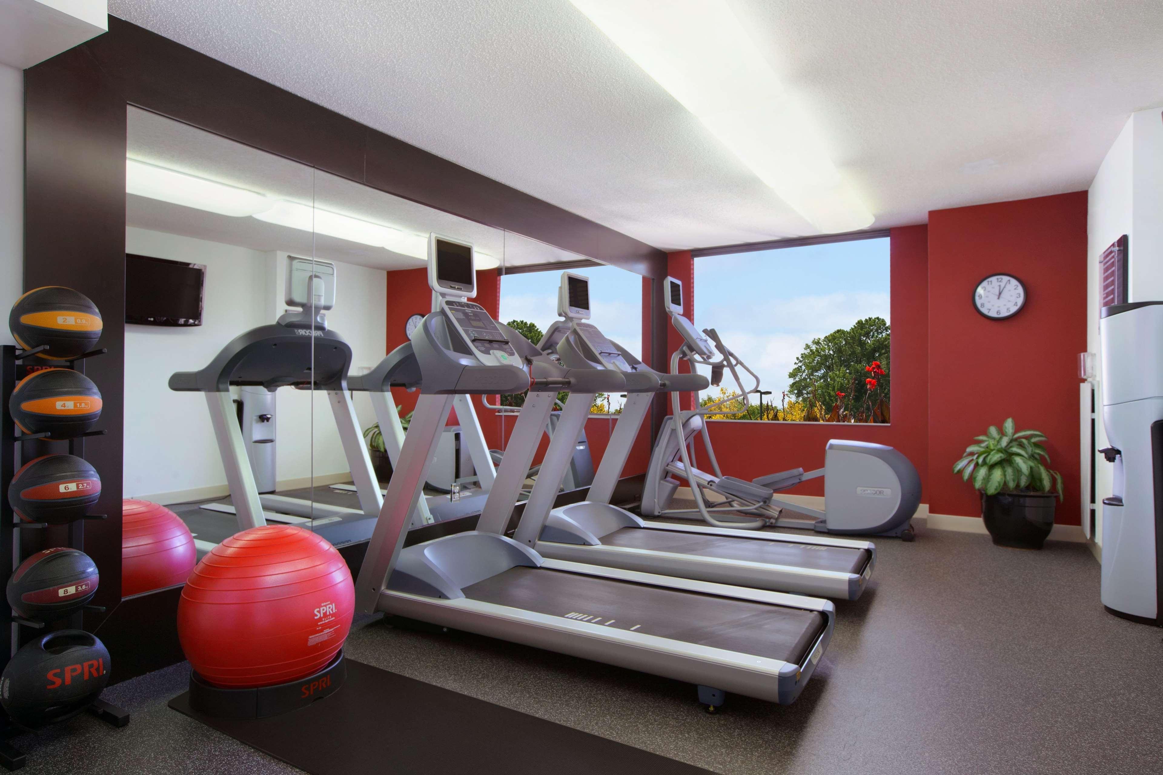 Homewood Suites By Hilton Falls Church Меррифилд Экстерьер фото