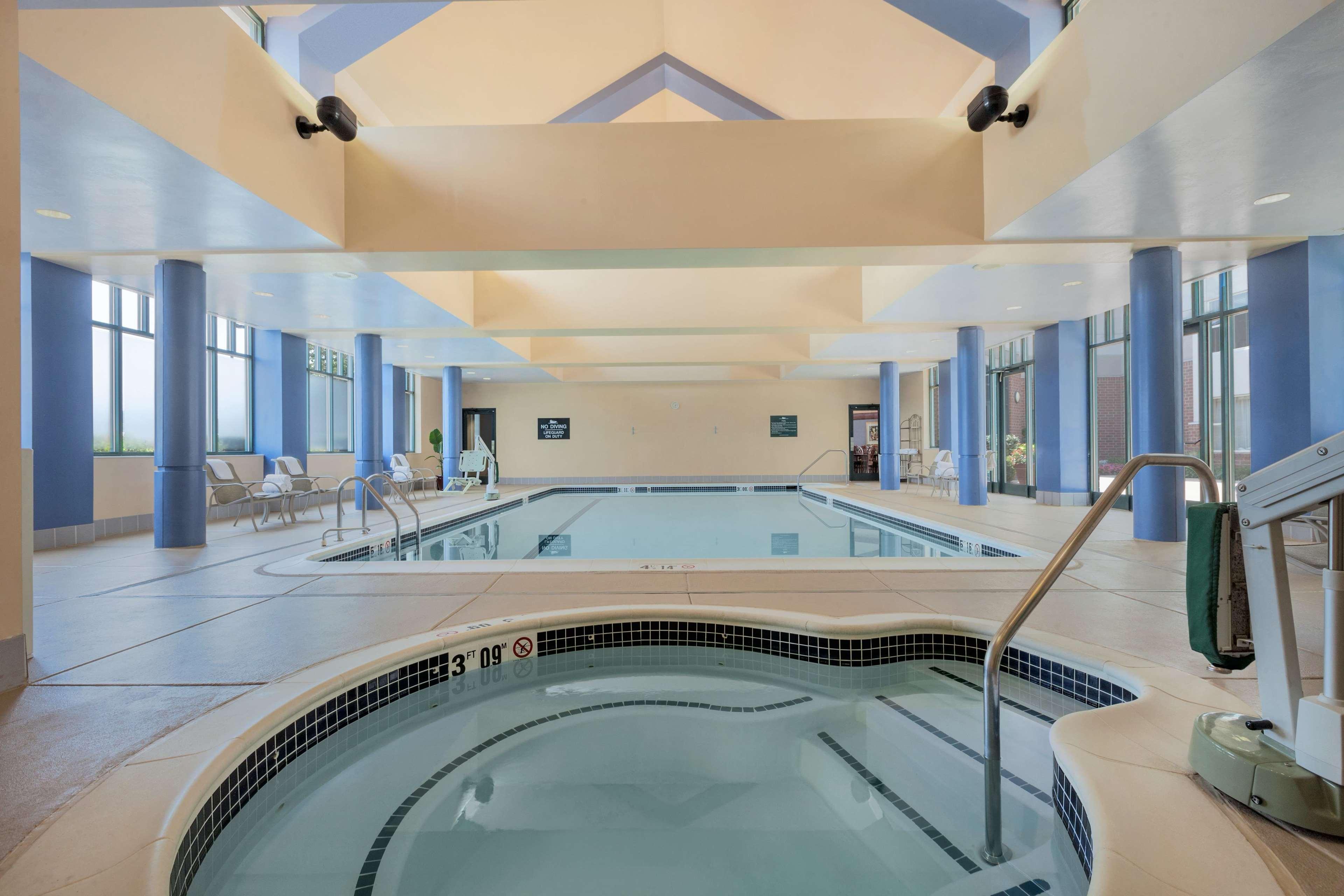 Homewood Suites By Hilton Falls Church Меррифилд Экстерьер фото