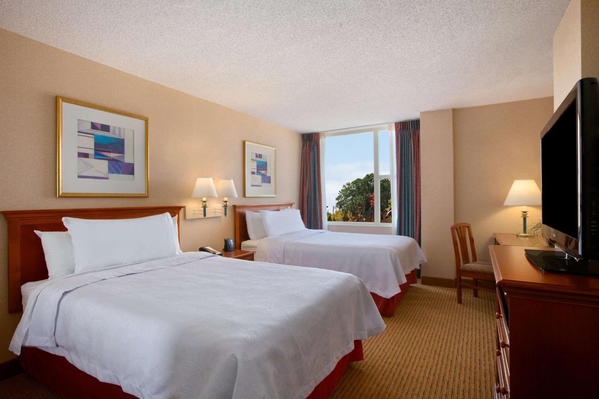 Homewood Suites By Hilton Falls Church Меррифилд Экстерьер фото