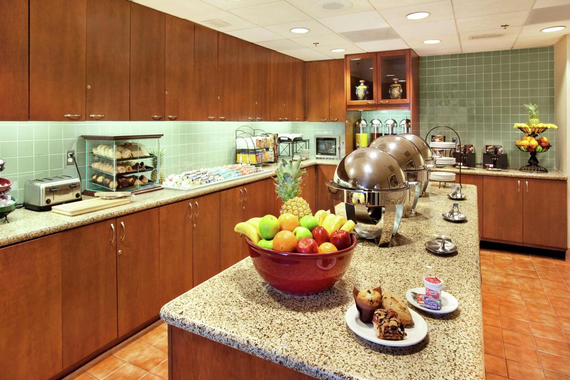 Homewood Suites By Hilton Falls Church Меррифилд Экстерьер фото